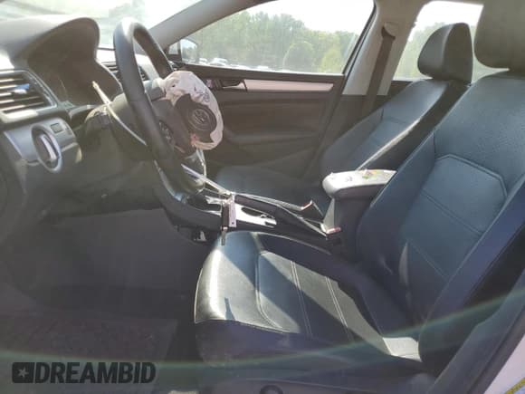 ✅ 2013 Volkswagen Passat SE • VIN: 1VWBN7A36DC001666 • Lot: 53302045. Listed on Copart with 124,992 mi. Free auction sales archive from the USA and detailed vehicle history report at DreamBid. Image 7.