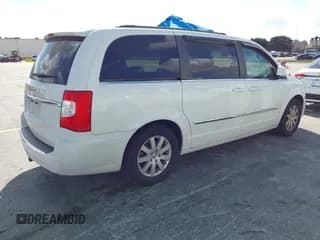 ✅ 2012 Chrysler Town & Country Touring • VIN: 2C4RC1BGXCR270328 • Lot: 43781542. Wystawiony na IAAI z przebiegiem 110 728 mil. Bezpłatny archiwum sprzedaży aukcyjnych z USA i szczegółowy raport historii pojazdu na DreamBid. Zdjęcie 4.