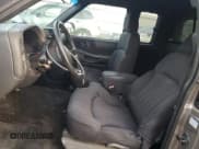 ✅ 2003 Chevrolet S-10 LS • VIN: 1GCCS19X238258362 • Лот: 85661834. Опубликован ранее на Copart с пробегом 167 841 миль. Бесплатный доступ к архиву аукционных продаж из США и подробный отчёт об истории автомобиля на DreamBid. Изображение 7.