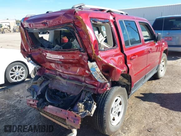 ✅ 2017 Jeep Patriot High Altitude • VIN: 1C4NJPFA7HD171330 • Lot: 43570274. Listed on IAAI with 152,800 mi. Free auction sales archive from the USA and detailed vehicle history report at DreamBid. Image 4.