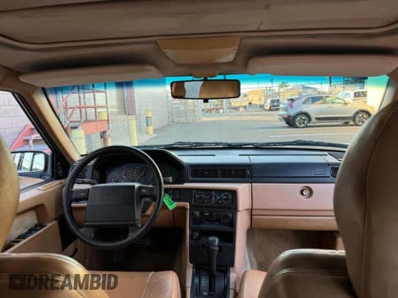 ✅ 1994 Volvo 940 • VIN: YV1JW8314R1108452 • Lot: 84460984. Wystawiony na Copart z przebiegiem 142 718 mil. Bezpłatny archiwum sprzedaży aukcyjnych z USA i szczegółowy raport historii pojazdu na DreamBid. Zdjęcie 9.