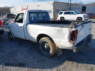 ✅ 2000 Ford Ranger XL • VIN: 1FTYR10C2YPB30566 • Lot: 43751102. Wystawiony na IAAI z przebiegiem 141 772 mil. Bezpłatny archiwum sprzedaży aukcyjnych z USA i szczegółowy raport historii pojazdu na DreamBid. Zdjęcie 3.