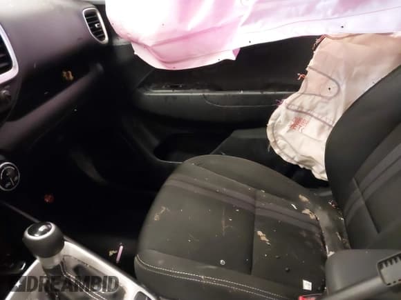 ✅ 2022 Hyundai Venue Limited • VIN: KMHRC8A37NU162032 • Lot: 41210185. Listed on IAAI with 45,382 mi. Free auction sales archive from the USA and detailed vehicle history report at DreamBid. Image 5.