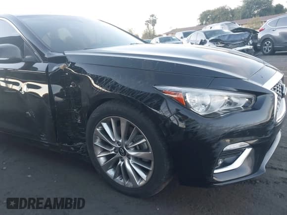 ✅ 2021 Infiniti Q50 Luxe • VIN: JN1EV7BP2MM705846 • Lot: 43727308. Wystawiony na IAAI z przebiegiem 25 668 mil. Bezpłatny archiwum sprzedaży aukcyjnych z USA i szczegółowy raport historii pojazdu na DreamBid. Zdjęcie 6.