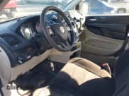 ✅ 2017 Dodge Grand Caravan SE • VIN: 2C7WDGBG7HR738822 • Lot: 43608492. Wystawiony na IAAI z przebiegiem 66 478 mil. Bezpłatny archiwum sprzedaży aukcyjnych z USA i szczegółowy raport historii pojazdu na DreamBid. Zdjęcie 5.