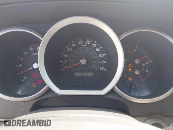 ✅ 2006 Toyota 4Runner SR5 • VIN: JTEBT14R660060352 • Lot: 43304885. Wystawiony na IAAI z przebiegiem 194 556 mil. Bezpłatny archiwum sprzedaży aukcyjnych z USA i szczegółowy raport historii pojazdu na DreamBid. Zdjęcie 7.