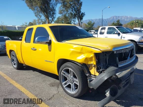 2008 GMC Sierra 1500 SLE1 with VIN 1GTEK19C68Z219801, listed as a IAAI auction lot 43472446 with 200,189 mi miles and . Bid and sale history available at DreamBid. Image 1.