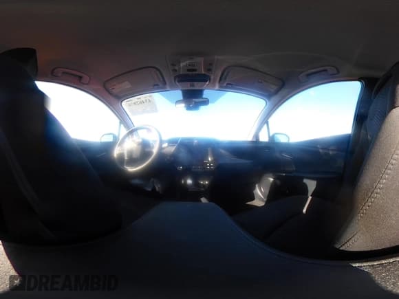 ✅ 2021 Toyota Prius L Eco • VIN: JTDKAMFU5M3146454 • Lot: 43462876. Wystawiony na IAAI z przebiegiem 93 810 mil. Bezpłatny archiwum sprzedaży aukcyjnych z USA i szczegółowy raport historii pojazdu na DreamBid. Zdjęcie 18.