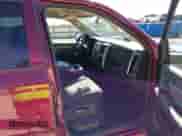 2024 Ram 1500 SLT z VIN 1C6RR7GG6RS147764, wystawiony jako IAAI lot #42824558 z przebiegiem 41 725 mil mil oraz . Historia ofert i sprzedaży dostępna na DreamBid. Obrazek 5.