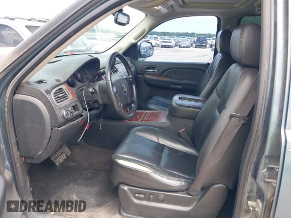 ✅ 2008 Chevrolet Tahoe LTZ • VIN: 1GNFC130X8R246412 • Lot: 42036654. Listed on IAAI with 231,287 mi. Free auction sales archive from the USA and detailed vehicle history report at DreamBid. Image 13.