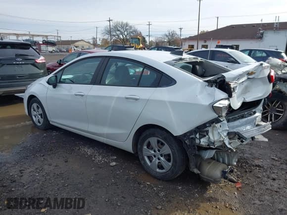 ✅ 2018 Chevrolet Cruze LS • VIN: 1G1BC5SM0J7113770 • Лот: 43683267. Опубликован ранее на IAAI с пробегом 42 821 миль. Бесплатный доступ к архиву аукционных продаж из США и подробный отчёт об истории автомобиля на DreamBid. Изображение 3.