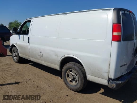 ✅ 2005 Chevrolet Express Cargo • VIN: 1GCFG15X851240707 • Lot: 42789027. Listed on IAAI with 345,871 mi. Free auction sales archive from the USA and detailed vehicle history report at DreamBid. Image 3.