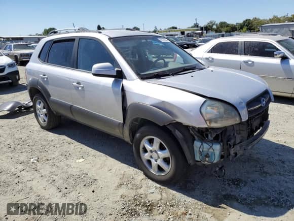 2005 Hyundai Tucson GLS z VIN KM8JN12D45U042095, wystawiony jako Copart lot #69722604 z przebiegiem 182 394 mil mil oraz Szkoda całkowita • Salvage title. Historia ofert i sprzedaży dostępna na DreamBid. Obrazek 4.
