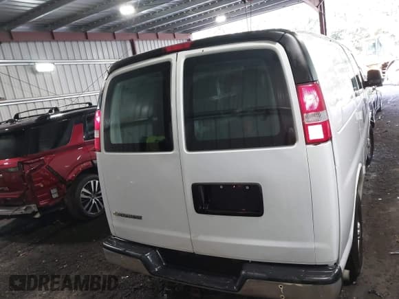 ✅ 2020 Chevrolet Express Cargo • VIN: 1GCWGAFG0L1229714 • Lot: 42902507. Listed on IAAI with 120,592 mi. Free auction sales archive from the USA and detailed vehicle history report at DreamBid. Image 16.