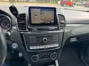 ✅ 2016 Mercedes-Benz GLE 63 S AMG • VIN: 4JGED7FBXGA010286 • Lot: 65643305. Wystawiony na Copart z przebiegiem 96 771 mil. Bezpłatny archiwum sprzedaży aukcyjnych z USA i szczegółowy raport historii pojazdu na DreamBid. Zdjęcie 10.