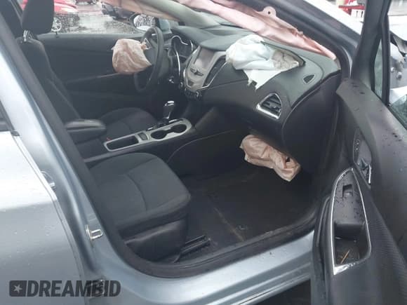 ✅ 2017 Chevrolet Cruze LS • VIN: 1G1BC5SM3H7169728 • Lot: 43563038. Listed on IAAI with 120,622 mi. Free auction sales archive from the USA and detailed vehicle history report at DreamBid. Image 5.