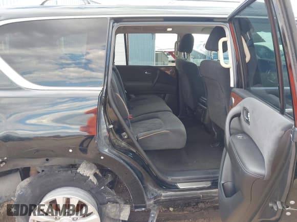 ✅ 2019 Nissan Armada SL • VIN: JN8AY2ND0KX009137 • Lot: 43342554. Wystawiony na IAAI z przebiegiem 130 329 mil. Bezpłatny archiwum sprzedaży aukcyjnych z USA i szczegółowy raport historii pojazdu na DreamBid. Zdjęcie 8.