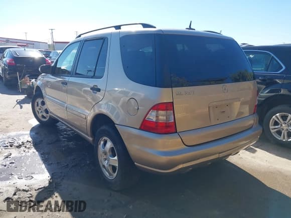 ✅ 2003 Mercedes-Benz M 350 • VIN: 4JGAB57E33A414218 • Lot: 41057534. Listed on IAAI with 132,342 mi. Free auction sales archive from the USA and detailed vehicle history report at DreamBid. Image 3.