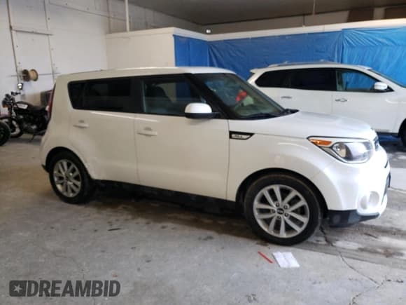 ✅ 2017 Kia Soul + • VIN: KNDJP3A57H7425696 • Lot: 67273865. Wystawiony na Copart z przebiegiem 152 886 mil. Bezpłatny archiwum sprzedaży aukcyjnych z USA i szczegółowy raport historii pojazdu na DreamBid. Zdjęcie 4.