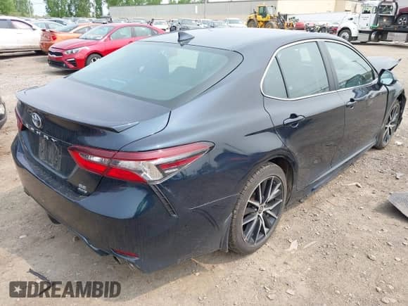 2021 Toyota Camry SE with VIN 4T1T11BKXMU020152, listed as a IAAI auction lot 42412484 with 39,274 mi miles and . Bid and sale history available at DreamBid. Image 4.