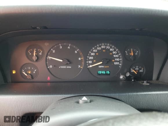 ✅ 2004 Jeep Grand Cherokee Laredo • VIN: 1J4GW48S74C288625 • Lot: 61290805. Listed on Copart with 194,615 mi. Free auction sales archive from the USA and detailed vehicle history report at DreamBid. Image 9.