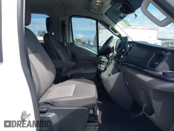 ✅ 2021 Ford Transit Passenger XL • VIN: 1FBAX2Y88MKA15155 • Lot: 41730982. Listed on IAAI with 70,357 mi. Free auction sales archive from the USA and detailed vehicle history report at DreamBid. Image 5.