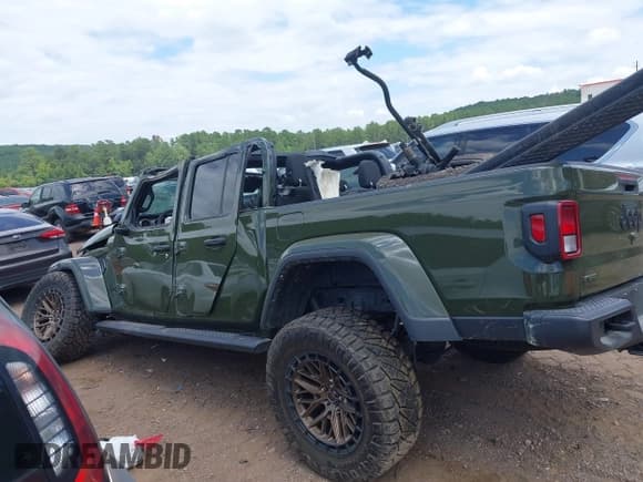 ✅ 2023 Jeep Gladiator Willys • VIN: 1C6JJTAM9PL591854 • Lot: 42817636. Wystawiony na IAAI z przebiegiem 1 954 mil. Bezpłatny archiwum sprzedaży aukcyjnych z USA i szczegółowy raport historii pojazdu na DreamBid. Zdjęcie 14.