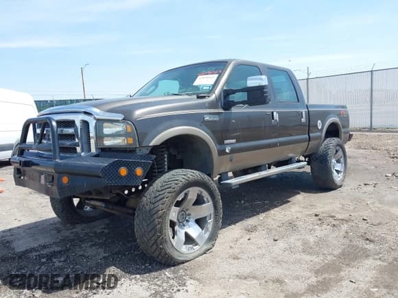 ✅ 2005 Ford F-250 XL • VIN: 1FTSW21P75EC79181 • Lot: 42098923. Listed on IAAI with 198,999 mi. Free auction sales archive from the USA and detailed vehicle history report at DreamBid. Image 2.