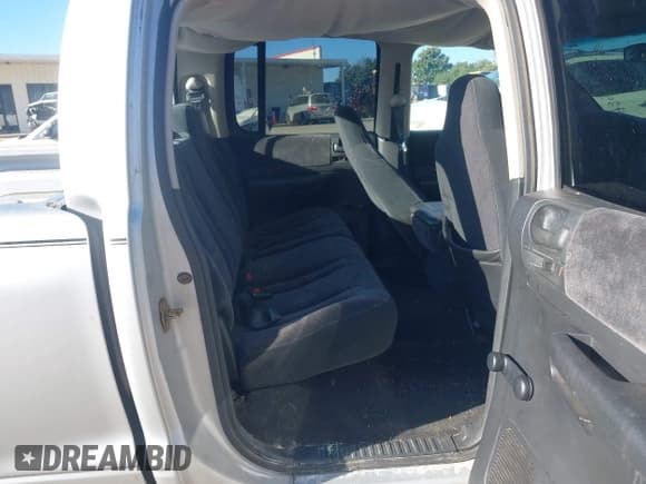 ✅ 2002 Dodge Dakota Sport • VIN: 1B7HL38N02S681523 • Lot: 43537584. Wystawiony na IAAI z przebiegiem 216 042 mil. Bezpłatny archiwum sprzedaży aukcyjnych z USA i szczegółowy raport historii pojazdu na DreamBid. Zdjęcie 8.