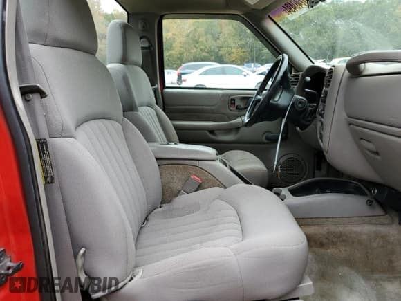 ✅ 2003 Chevrolet S-10 • VIN: 1GCCS14X938140767 • Лот: 78740494. Опубликован ранее на Copart с пробегом 290 519 миль. Бесплатный доступ к архиву аукционных продаж из США и подробный отчёт об истории автомобиля на DreamBid. Изображение 10.