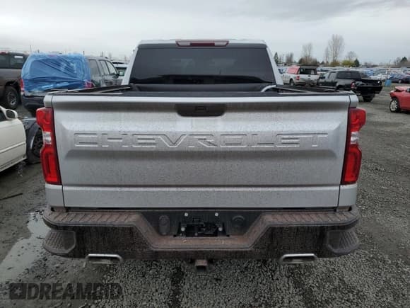 ✅ 2020 Chevrolet Silverado 1500 Custom Trail Boss • VIN: 1GCPYCEF3LZ380554 • Lot: 44546814. Wystawiony na Copart z przebiegiem 62 098 mil. Bezpłatny archiwum sprzedaży aukcyjnych z USA i szczegółowy raport historii pojazdu na DreamBid. Zdjęcie 6.