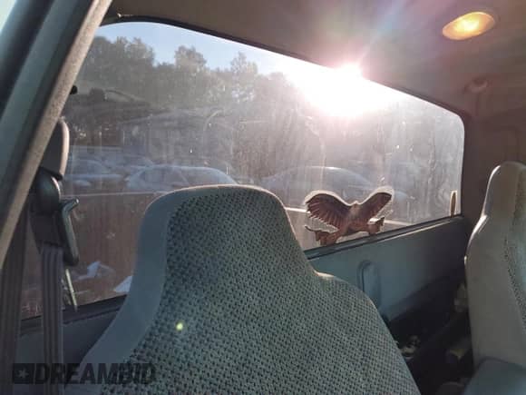 2001 Dodge 1500 с VIN 1B7HC16Y71S161058, выставлен на аукционе Copart как лот 82820584 с пробегом 260 446 миль миль и Списание • Salvage title. История ставок и продаж доступна на DreamBid. Изображение 10.