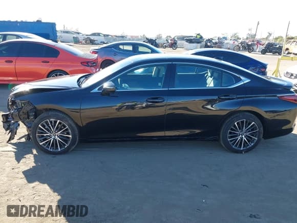 ✅ 2025 Lexus ES 300h • VIN: 58ADA1C19SU073926 • Lot: 43551675. Wystawiony na IAAI z przebiegiem 6 446 mil. Bezpłatny archiwum sprzedaży aukcyjnych z USA i szczegółowy raport historii pojazdu na DreamBid. Zdjęcie 15.