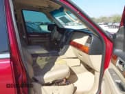 ✅ 2005 Lincoln Navigator Luxury • VIN: 5LMFU27535LJ22068 • Lot: 41766399. Wystawiony na IAAI z przebiegiem 237 554 mil. Bezpłatny archiwum sprzedaży aukcyjnych z USA i szczegółowy raport historii pojazdu na DreamBid. Zdjęcie 5.