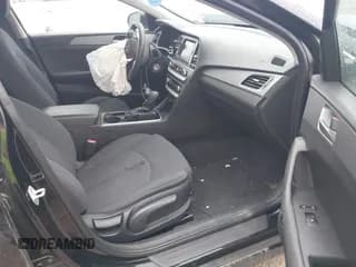 ✅ 2019 Hyundai Sonata SE • VIN: 5NPE24AF4KH750193 • Лот: 43122392. Опубликован ранее на IAAI с пробегом 70 204 миль. Бесплатный доступ к архиву аукционных продаж из США и подробный отчёт об истории автомобиля на DreamBid. Изображение 5.