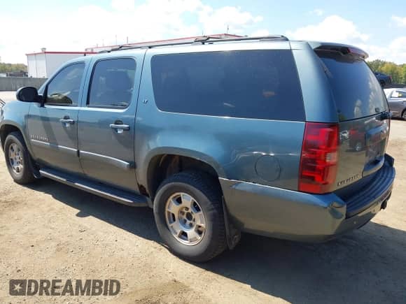 2008 Chevrolet Suburban LTZ z VIN 1GNFK16308R147381, wystawiony jako IAAI lot #43213914 z przebiegiem 255 185 mil mil oraz . Historia ofert i sprzedaży dostępna na DreamBid. Obrazek 3.