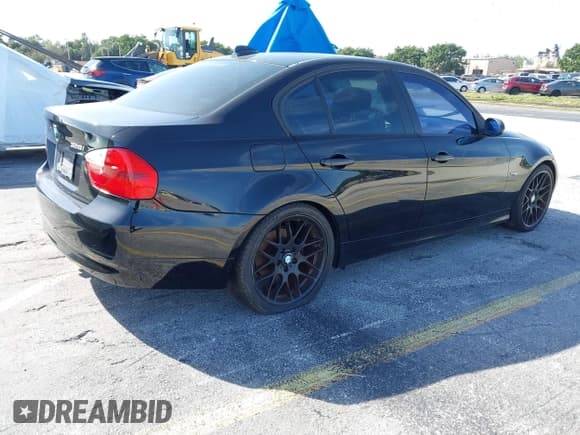 ✅ 2008 BMW 3 Series 328i • VIN: WBAVA33538K054269 • Lot: 43661917. Wystawiony na IAAI z przebiegiem 155 138 mil. Bezpłatny archiwum sprzedaży aukcyjnych z USA i szczegółowy raport historii pojazdu na DreamBid. Zdjęcie 4.