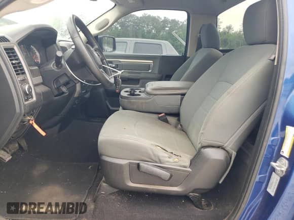 2017 Ram 1500 Tradesman z VIN 3C6JR6ATXHG773823, wystawiony jako Copart lot #53803145 z przebiegiem 119 723 mil mil oraz Szkoda całkowita • Salvage title. Historia ofert i sprzedaży dostępna na DreamBid. Obrazek 7.