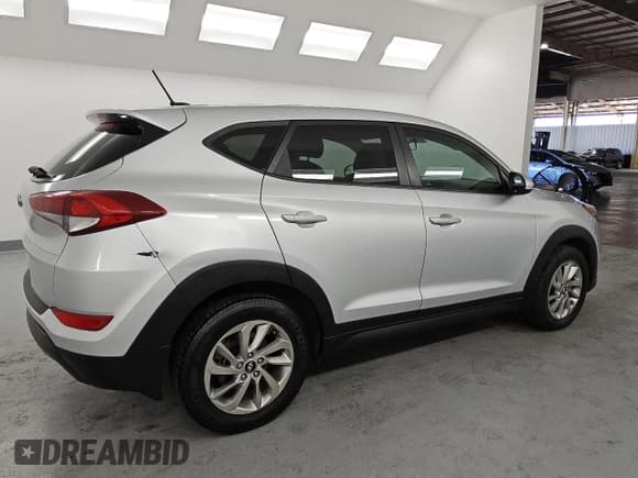 ✅ 2016 Hyundai Tucson SE • VIN: KM8J23A42GU115036 • Лот: 89447485. Опубликован ранее на Copart с пробегом 72 104 миль. Бесплатный доступ к архиву аукционных продаж из США и подробный отчёт об истории автомобиля на DreamBid. Изображение 3.