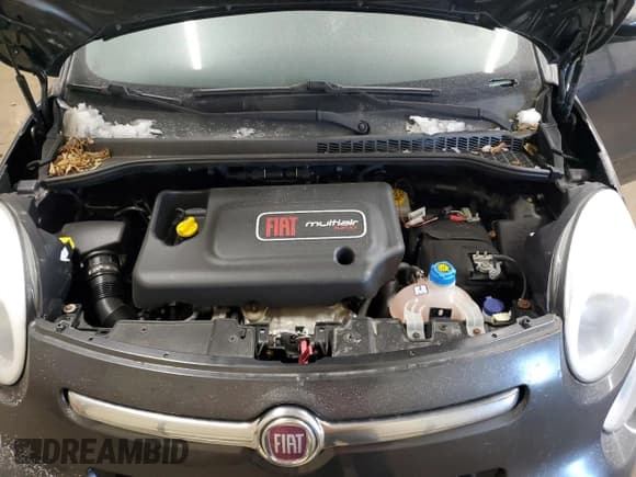 ✅ 2017 FIAT 500L Lounge • VIN: ZFBCFACH0HZ039023 • Lot: 85553655. Listed on Copart with 28,141 mi. Free auction sales archive from the USA and detailed vehicle history report at DreamBid. Image 12.