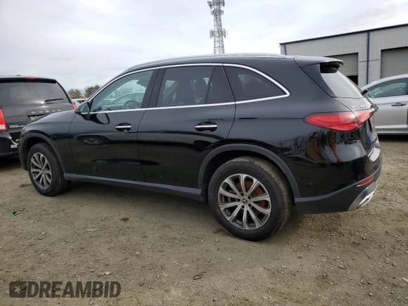 ✅ 2024 Mercedes-Benz GLC 300 • VIN: W1NKM4HB1RU043061 • Lot: 93508325. Listed on Copart with 41,101 mi. Free auction sales archive from the USA and detailed vehicle history report at DreamBid. Image 2.