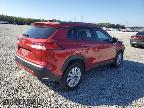 ✅ 2022 Toyota Corolla Cross LE • VIN: 7MUCAAAG1NV018061 • Лот: 86244355. Опубликован ранее на Copart с пробегом 38 393 миль. Бесплатный доступ к архиву аукционных продаж из США и подробный отчёт об истории автомобиля на DreamBid. Изображение 3.