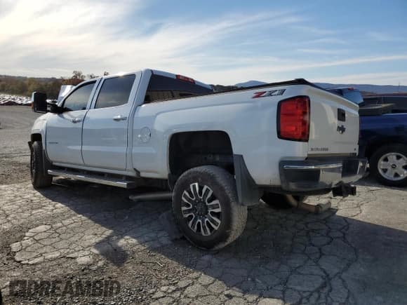 ✅ 2019 Chevrolet Silverado 2500HD LTZ • VIN: 1GC1KTEY3KF163336 • Лот: 90332645. Опубликован ранее на Copart с пробегом Не указан. Бесплатный доступ к архиву аукционных продаж из США и подробный отчёт об истории автомобиля на DreamBid. Изображение 2.