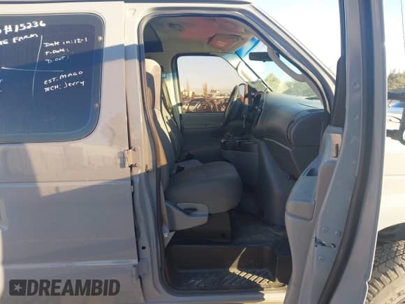 ✅ 2008 Ford Econoline Cargo Commercial • VIN: 1FTNE14W78DB01245 • Лот: 43869721. Опубликован ранее на IAAI с пробегом 378 123 миль. Бесплатный доступ к архиву аукционных продаж из США и подробный отчёт об истории автомобиля на DreamBid. Изображение 5.