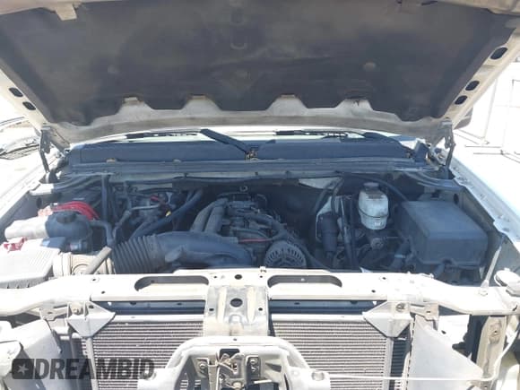 ✅ 2007 GMC Sierra 2500HD Work Truck • VIN: 1GDHC24K17E586069 • Lot: 42832256. Wystawiony na IAAI z przebiegiem 410 233 mil. Bezpłatny archiwum sprzedaży aukcyjnych z USA i szczegółowy raport historii pojazdu na DreamBid. Zdjęcie 10.