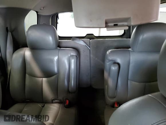 ✅ 2006 GMC Yukon SLT • VIN: 1GKEK13T76R100360 • Лот: 82407295. Опубликован ранее на Copart с пробегом Не указан. Бесплатный доступ к архиву аукционных продаж из США и подробный отчёт об истории автомобиля на DreamBid. Изображение 10.