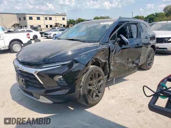 ✅ 2024 Chevrolet Blazer LT • VIN: 3GNKBDR43RS201758 • Lot: 69117175. Listed on Copart with 20,901 mi. Free auction sales archive from the USA and detailed vehicle history report at DreamBid. Image 1.