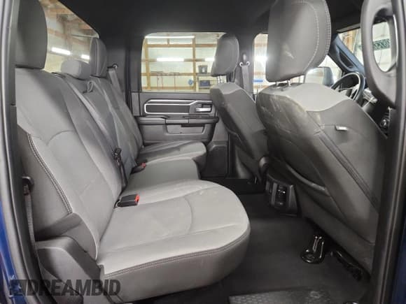 ✅ 2024 Ram 2500 Big Horn • VIN: 3C6UR5DJ7RG275954 • Лот: 90873225. Опубликован ранее на Copart с пробегом 59 609 миль. Бесплатный доступ к архиву аукционных продаж из США и подробный отчёт об истории автомобиля на DreamBid. Изображение 10.