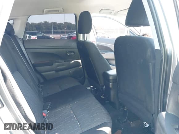 ✅ 2022 Mitsubishi Outlander ES • VIN: JA4APUAU5NU020201 • Lot: 42837097. Listed on IAAI with 30,500 mi. Free auction sales archive from the USA and detailed vehicle history report at DreamBid. Image 8.