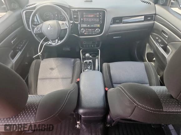 ✅ 2018 Mitsubishi Outlander SE • VIN: JA4AD3A34JZ022691 • Lot: 61341205. Listed on Copart with 251,387 mi. Free auction sales archive from the USA and detailed vehicle history report at DreamBid. Image 8.